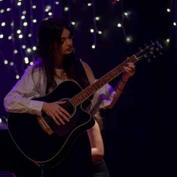 dfab1381-a3a7-4663-ab42-2f3be6954214